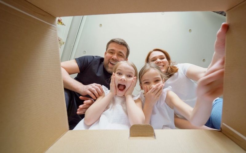 More than just deals – Unwrapping the 7 emotional phases of holiday shopping